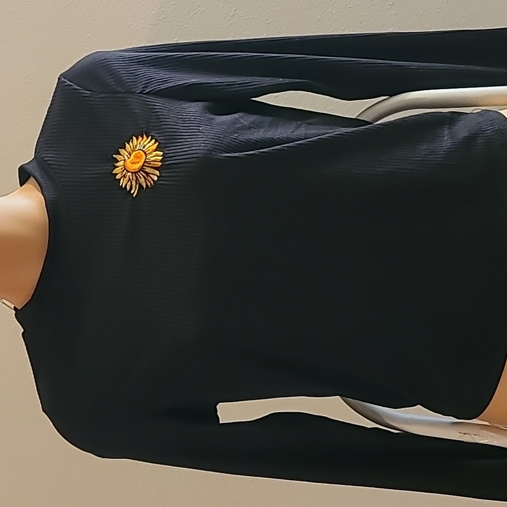 Vibe long-sleeved black shirt w/ sun size small